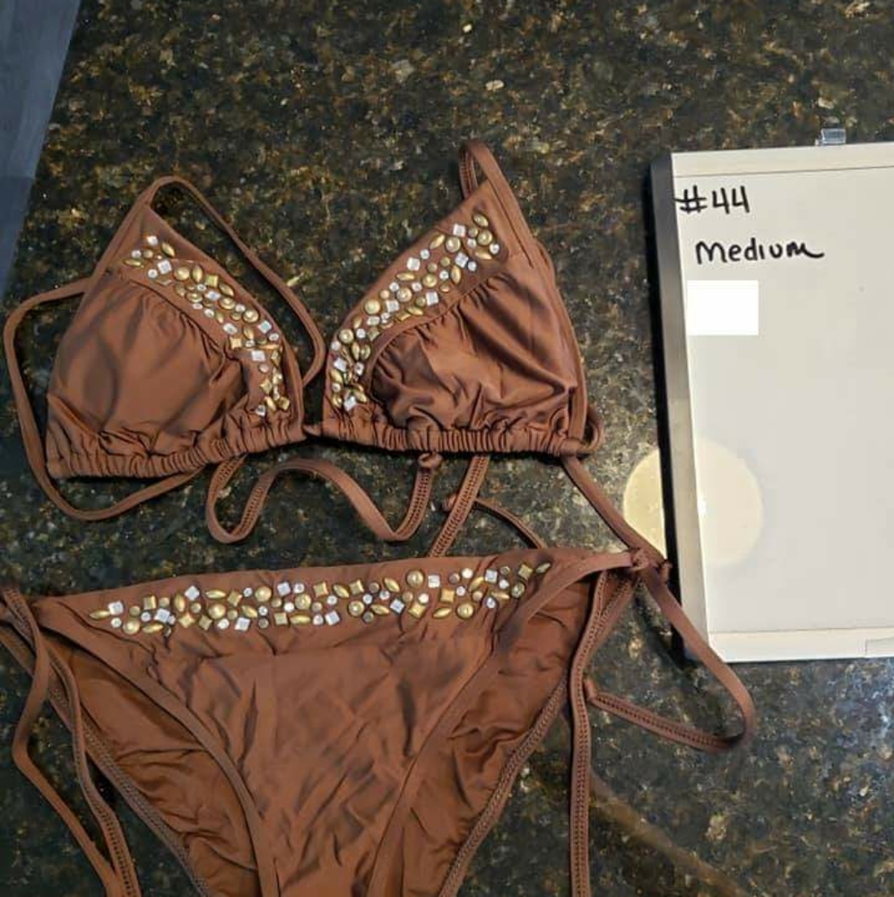 Ladies 2 Piece Swimsuit Size Medium